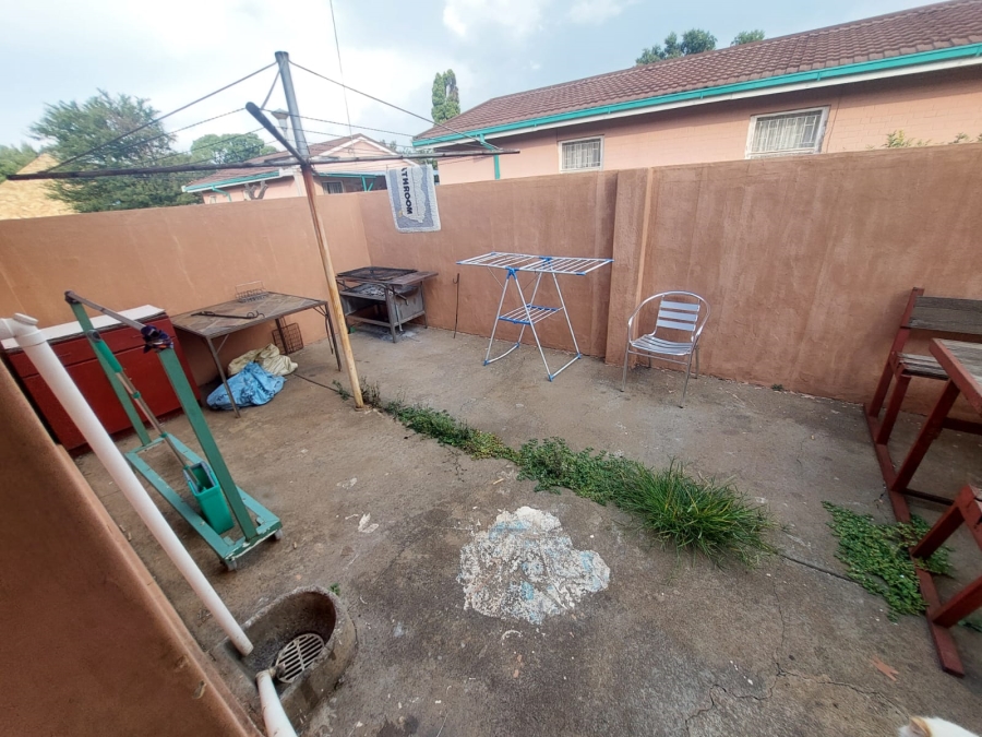 To Let 3 Bedroom Property for Rent in Kannoniers Park North West